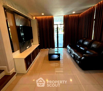 Houses for rent Bangkok : 4-BR House at Setthasiri Pattanakarn in Prawet (ID 2594008)