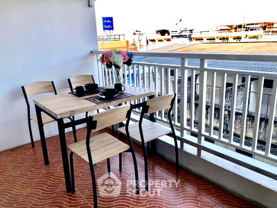 Condos for sale : 1-BR Condo at Baan Klang Hua Hin Condominium close to Hua Hin Night Market (ID 2289815)