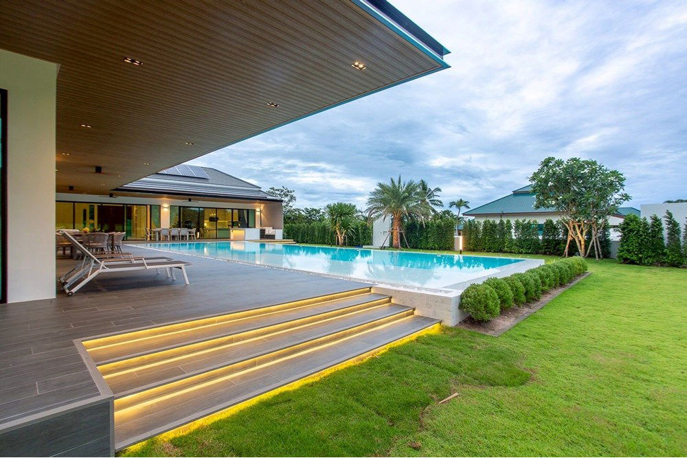 picture [920241013-8] Luxurious Villa on Palm Hill Golf Course, Cha-Am - 5/9