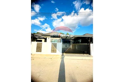 บ้านเดี่ยว ชลบุรี : [920611001-471] บ้านพักหรู 3 ห้องนอน ในย่านเงียบสงบ