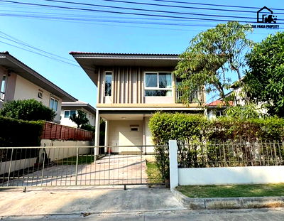 บ้านเดี่ยว รพ.รวมชัยประชารักษ์ : บ้านเดี่ยวสุดปัง ย่านบางนา  เนื้อที่ 50 ตร.ว