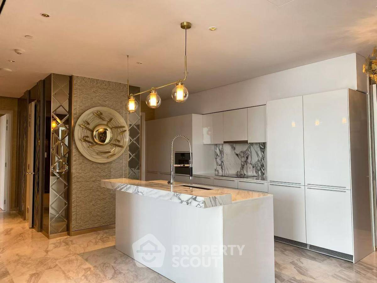 picture 3-BR Condo at Four Seasons Private Residences Bangkok near BTS Saphan Taksin (ID 2596516) - 12/14