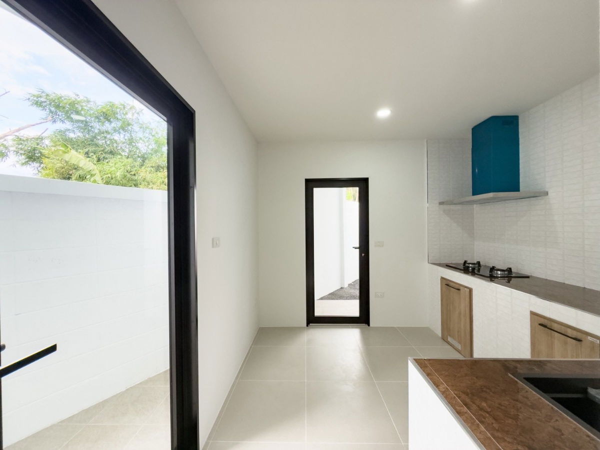 picture ðĄ For Sale: Newly Renovated Villa-Style House - 17/35