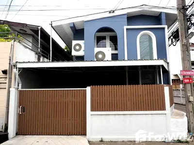 Houses for rent Bangkok : 2 Bedroom House for rent in Sam Sen Nai, Bangkok  1132608