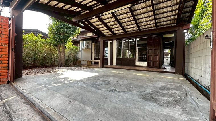 ให้เช่าบ้านเดี่ยว สุขุมวิท 71 พระโขนง ทำเลดีเงียบสงบเป็นส่วนตัว  เลี้ยงสัตว์ได้  (SPSEVE1648)
