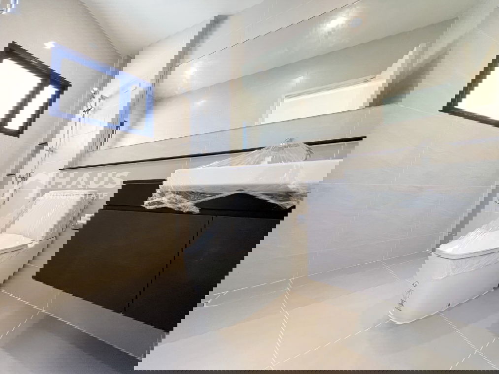 picture Ninya Kanlapaphruek / 4 Bedrooms #HKAL051 - 12/18