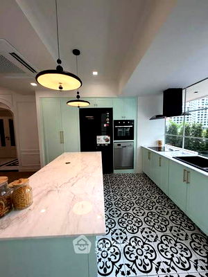 ขายคอนโด : คอนโด 4-ห้องนอน ที่ ศุภาลัย เพลส สุขุมวิท 39 ใกล้ BTS พร้อมพงษ์ (ID 2596795)