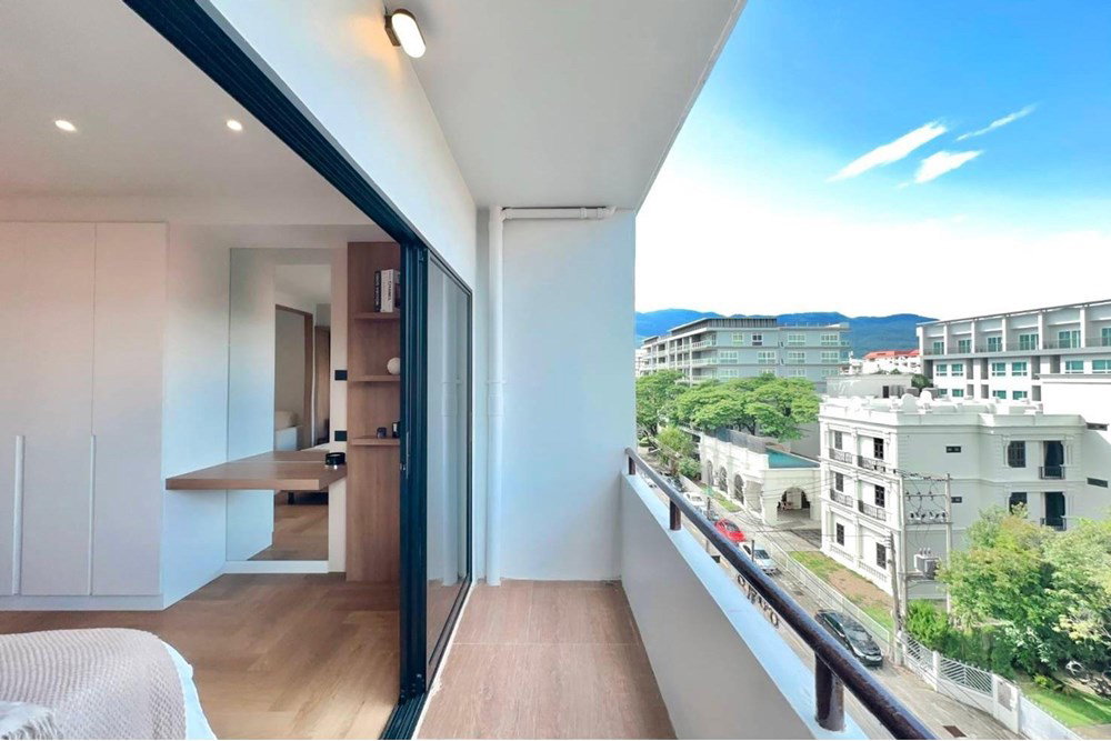 [920211020-2] Luxurious Condo in The Heart Of Chiang Mai