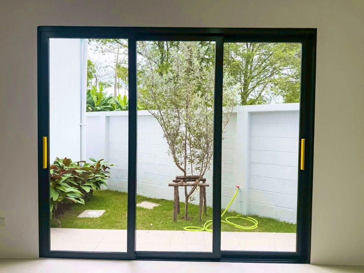 picture ðĄ For Sale: Newly Renovated Villa-Style House - 32/35