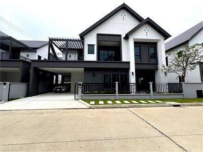 Houses for rent : CENTRO BANGNA | Luxury House for Rent 150,000 THB/Month Brand New House, Fully Furnished | Prime Location Near Mega Bangna & International Schools