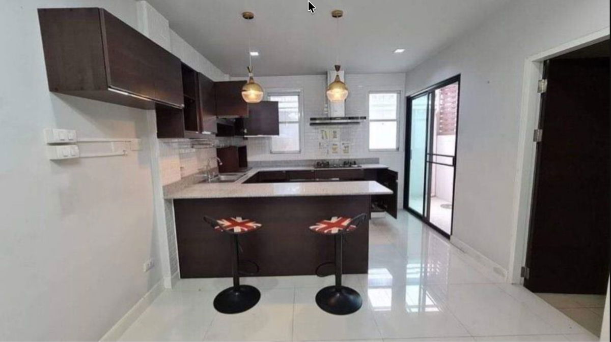 รูป บ้านทาวน์โฮม 3 ชั้น สวยสไตล์ลอฟ ทำเลดอนเมือง ติดถนนวิภาวดี ราคาไม่แพง - รูปที่ 11/18