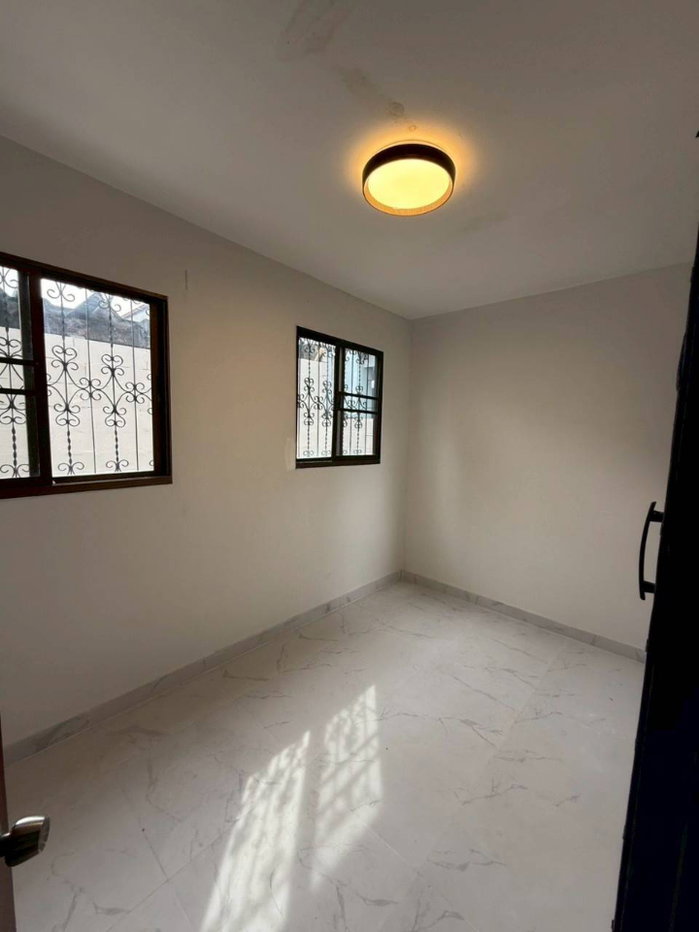 รูป ขายบ้านเดี่ยว 2 ชั้น 143 ตรว. (ถ.รามคำแหง ซอย60-ตกแต่งใหม่แล้ว-ใกล้รถไฟฟ้า) 4นอน 3น้ำ ครัว แอร์ พร้อมอยู่ ขาย 13 ล้าน โทร 093-9594717 - รูปที่ 4/14