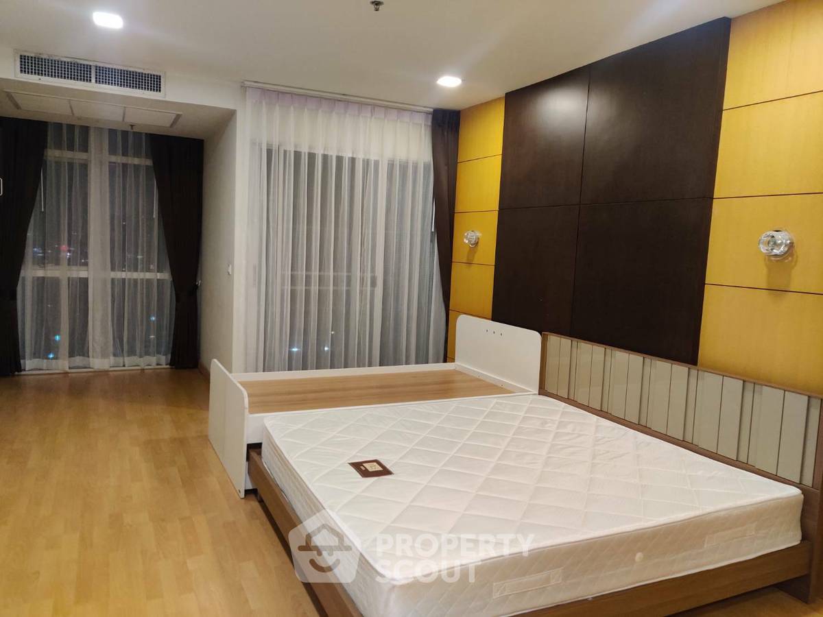 รูป คอนโด 1-ห้องนอน ที่ ณุศาศิริ แกรนด์ คอนโดมิเนียม ใกล้ BTS เอกมัย (ID 647183) - รูปที่ 3/18