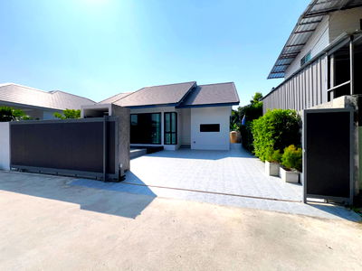 Houses for sale Chonburi : Pool Villa for Sale in Pattaya - Location Huai Yai Pattaya close to the motorway