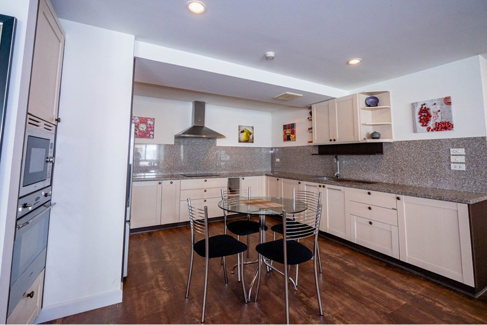 [920211008-21] 3-Bed Condo in Chiang Mais Prime Area - image 6