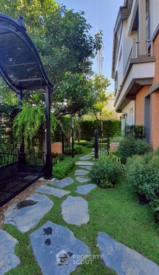 picture 4-BR House at Nantawan Bangna Km.7 in Bang Kaeo (ID 2599967) - 3/19