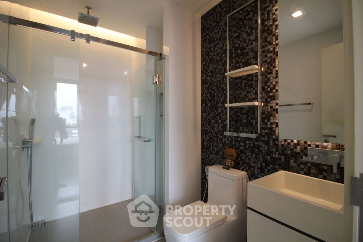 picture 1-BR Condo at The Room Sukhumvit 69 near BTS Phra Khanong (ID 2004885) - 2/7