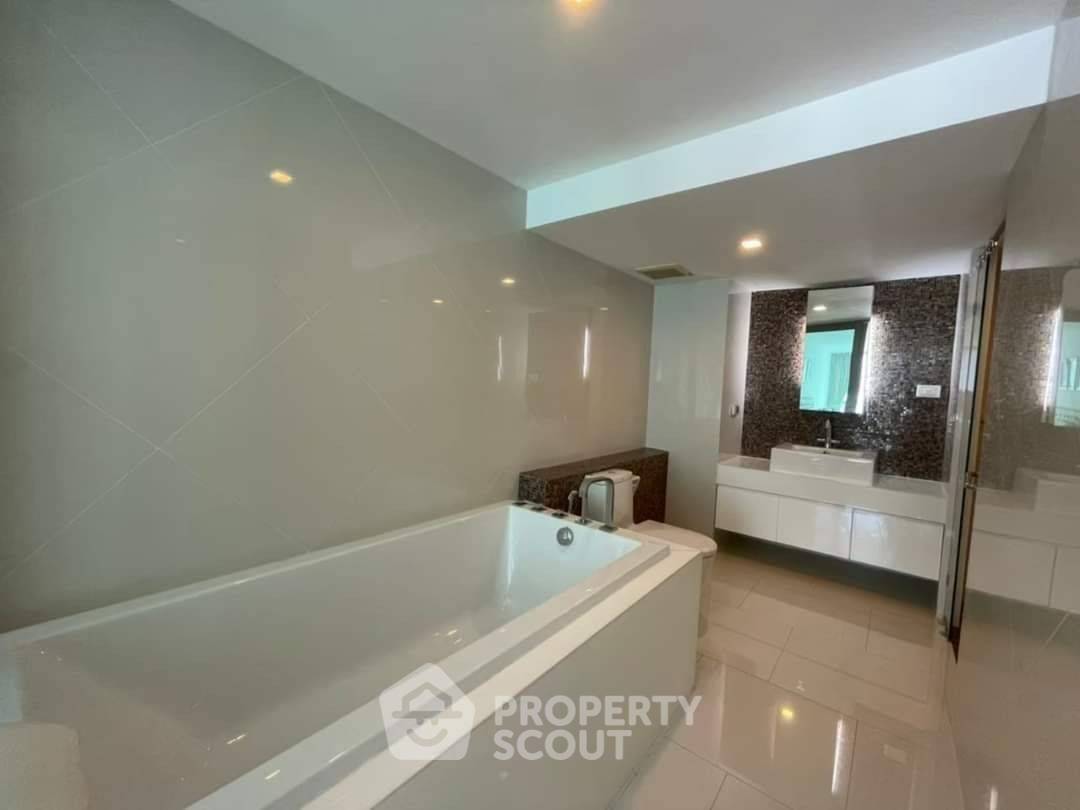 รูป ดูเพล็กซ์ 2-ห้องนอน ที่ เดอะ แซงชัวรี วงศ์อมาตย์ ใกล้ พัทยาเหนือ (ID 1551565) - รูปที่ 6/8