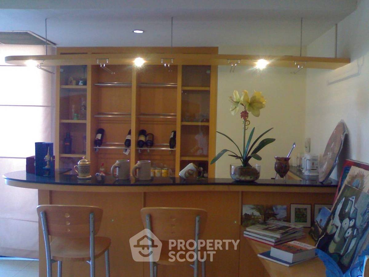 รูป คอนโด 3-ห้องนอน ที่ ลาส โคลินาส ใกล้ BTS อโศก (ID 993536) - รูปที่ 1/8