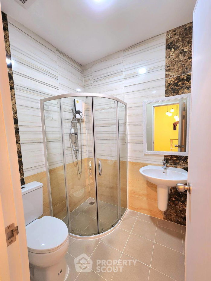 picture 3-BR Townhouse near BTS Samrong (ID 2016315) - 16/19