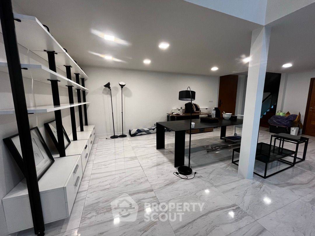 รูป คอนโด 2-ห้องนอน ที่ ดิ เอ็มโพริโอ เพลส ใกล้ BTS พร้อมพงษ์ (ID 2596918) - รูปที่ 8/10