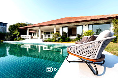 Houses for sale Chonburi : Luxury Pool Villa for Sale in Pattaya Experience high-end living on a spacious, private estate—perfect for both residential living and investment