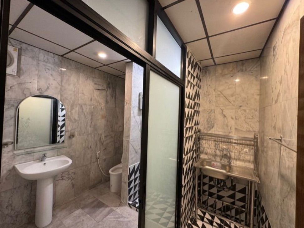 รูป วิวแม่น้ำ ติดถนนใหญ่ เช่าอาคารพาณิชย์ ถนนเจริญนคร ใกล้ ซอย เจริญนคร 63 - รูปที่ 16/18