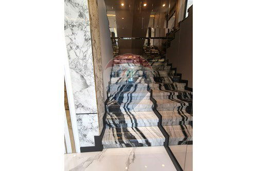 รูป [920311045-18] บ้านหรู3ชั้น มีลิฟท์ส่วนตัวตกแต่งครบและสระว่ายน้ำห้วยใหญ่พัทยา - รูปที่ 15/32