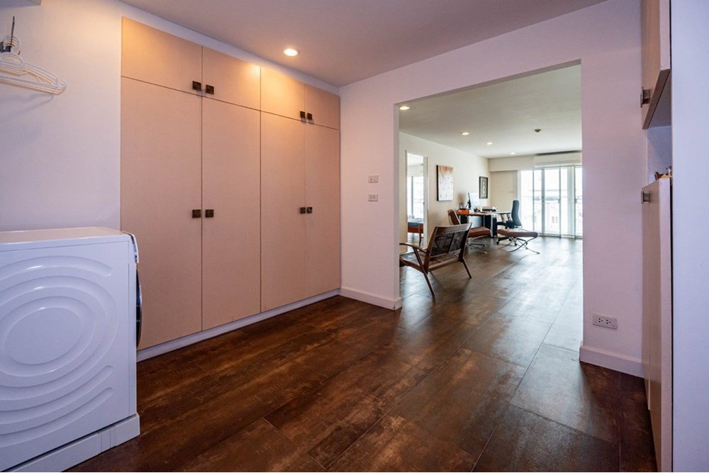 [920211008-21] 3-Bed Condo in Chiang Mais Prime Area