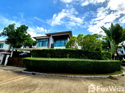 Houses for sale Bangkok : Modern Bangwa Home Near Transit, Garden & PrivacyProperty 6001106