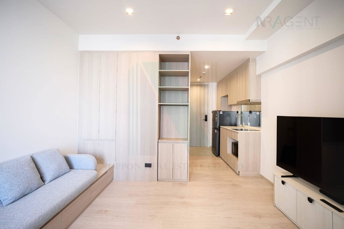 picture For Rent Condo REFERENCE SATHORN - WONGWIANYAI Building B, Floor 12A,Studio, Room size 26 sqm - 1/8