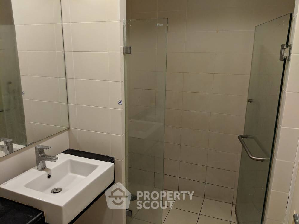 picture 2-BR Condo at Chewathai Ratchaprarop near BTS Victory Monument (ID 293930) - 2/10