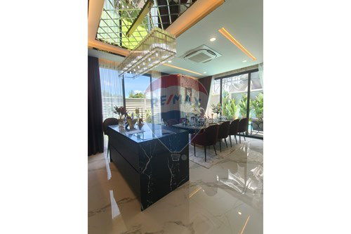 รูป [920311045-18] บ้านหรู3ชั้น มีลิฟท์ส่วนตัวตกแต่งครบและสระว่ายน้ำห้วยใหญ่พัทยา - รูปที่ 25/32