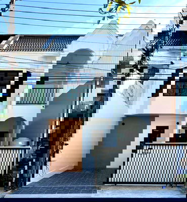 Townhouses for sale Phuket : Rare Find! Fully Renovated Home in Chalong Area