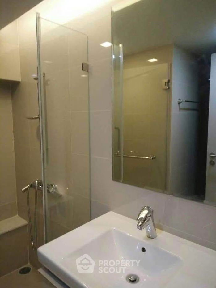 picture 1-BR Condo at Focus Ploenchit near BTS Nana (ID 2086101) - 9/11