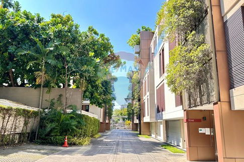 [920071062-250] Luxurious City Living in Sathon, Bangkok