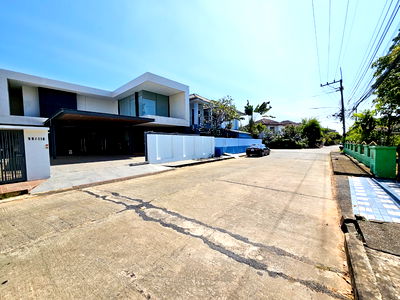 Houses for sale Khon Kaen : Double Volume Luxury Residence | Pimanchon 2, Kaen Nakhon Lake