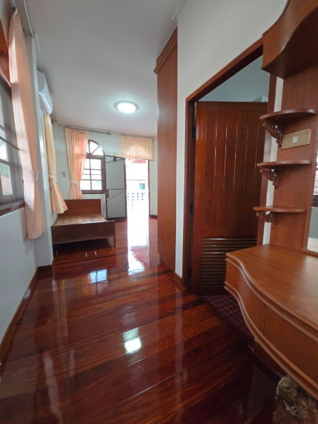 รูป บ้านเช่า 4+1 นอน 3 น้ำ ระเบียงและเทอเรซใหญ่ เงียบสงบ เหมาะสำหรับอยู่อาศัย ในซอยเย็นอากาศ ใกล้ MRT Lumpini MRT station - รูปที่ 42/73