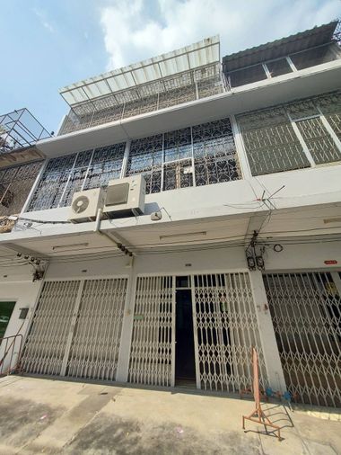 ประกาศขาย อาคารพาณิชย์ 2 คูหา บริเวณสะพานเหลือง พระราม 4 บ้านตกแต่งสวย สภาพดี