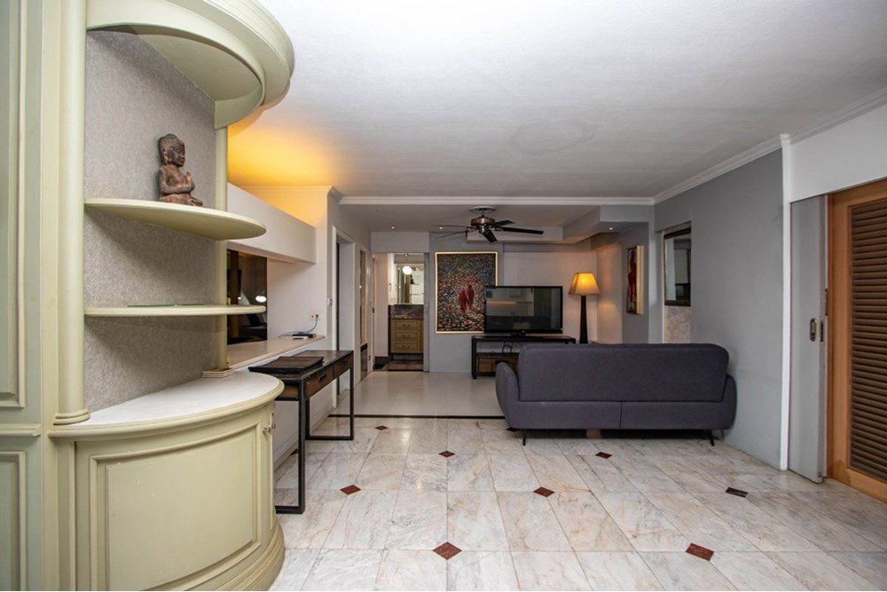 [920211008-16] Stylish Condo in Vibrant Chiang Mai - image 2