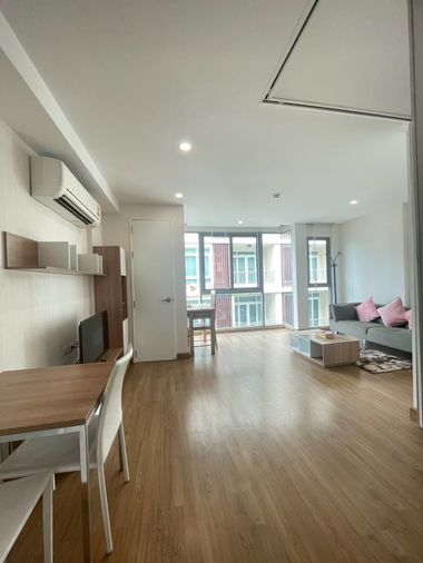 เช่าคอนโดหรูใจกลางนิมมาน ห้องกว้าง ใกล้แหล่งอำนวยความสะดวกมากมาย รับระยะสั้น 