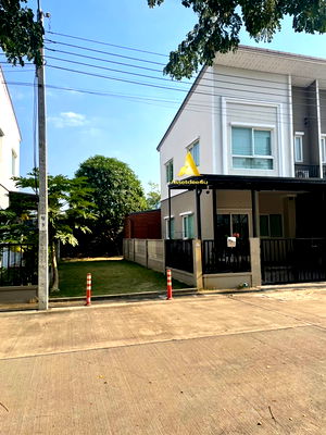 ทาวน์โฮมให้เช่า : ให้เช่าทาวน์โฮม หลังมุม คาซ่า วอเตอร์ไซด์ ราชพฤกษ์–พระราม5 เฟอร์ครบ 