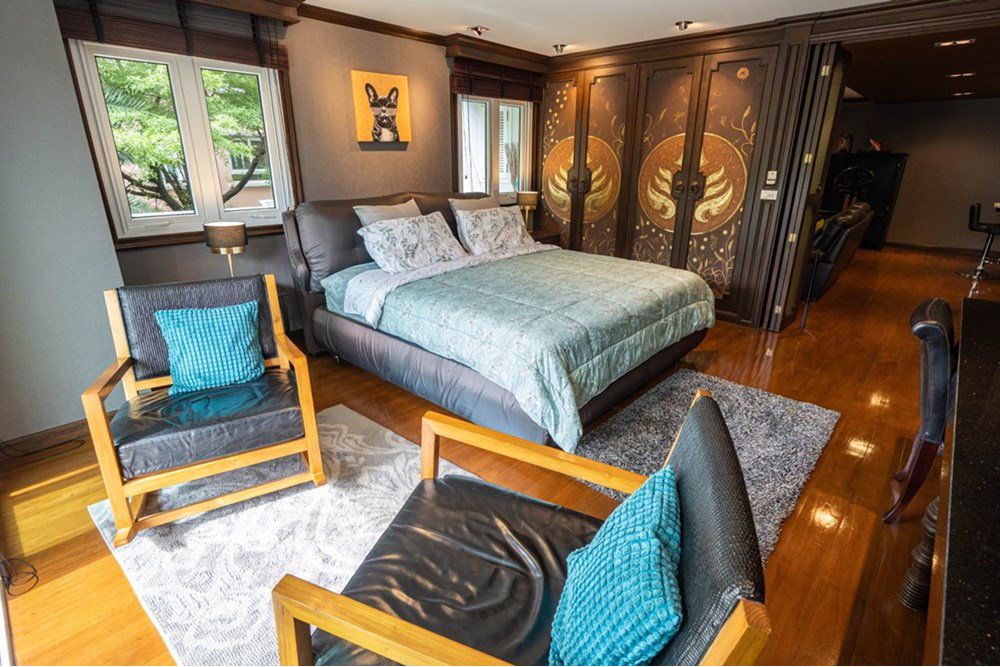 [920211008-20] Condo in Vibrant Chiang Mai Hub - image 4