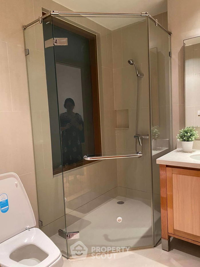 picture 2-BR Condo at The Emporio Place near BTS Phrom Phong (ID 1605601) - 15/23