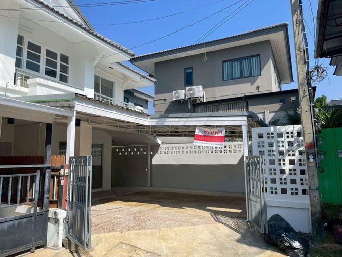 ขายด่วน! ทาวน์เฮ้าส์หลังริม พฤกษา 14 ซ.วัดลาดปลาดุก รีโนเวทใหม่ทั้งหลัง พร้อมเข้าอยู่!