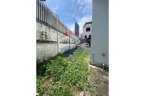 รูป [920071045-194] ขายด่วน บ้านกลางกรุงแกรนด์ เวียนนา พระราม 3 หลังใหญ่ 43ตรว. - รูปที่ 23/28