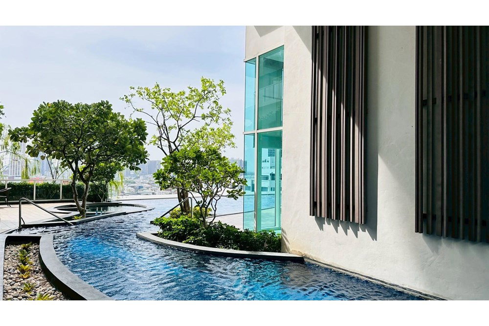 รูป [920071001-14742] For Rent | Spacious 3-Bedroom Condo at Menam Residences - รูปที่ 36/39