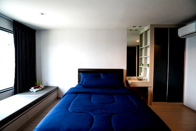 Condos for sale : Condo for sale with tenant. Life Ladprao, prime location in the heart of the city, next to BTS, convenient transportation, ready to move in.