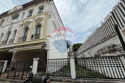 รูป [920071045-194] ขายด่วน บ้านกลางกรุงแกรนด์ เวียนนา พระราม 3 หลังใหญ่ 43ตรว. - รูปที่ 2/28