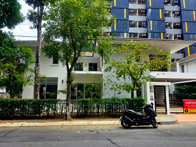 Houses for sale Thailand Nursing and Midwifery Council : Sale Noble Tara Ngamwongwan 3 bedroom 4 Bathroom